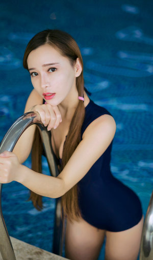 露B美女