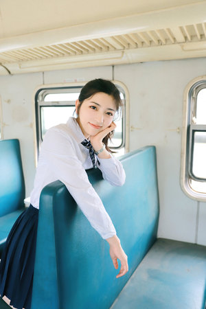 四川老妇山边性对白